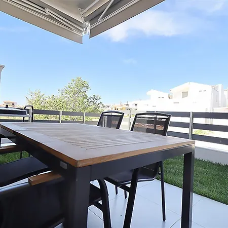 Nikola Luxury 2 Bedrooms 5 Guests