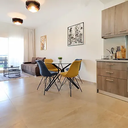 Nikola Luxury 2 Bedrooms 5 Guests