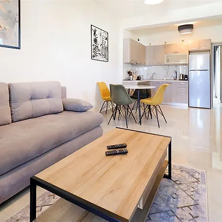 Nikola Luxury 2 Bedrooms 5 Guests