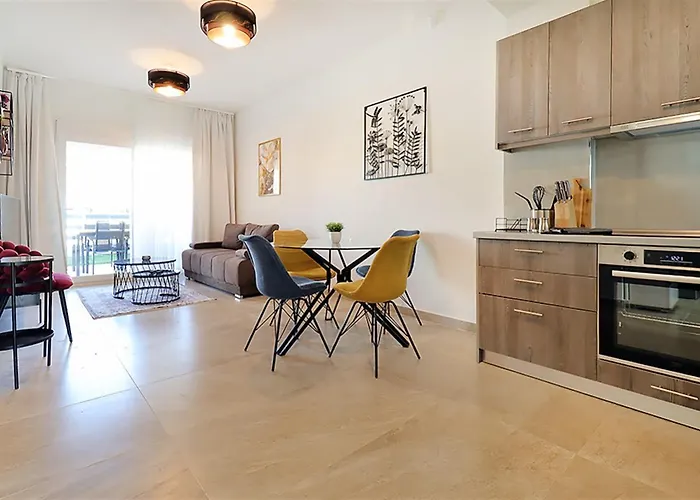 Nikola Luxury 2 Bedrooms 5 Guests