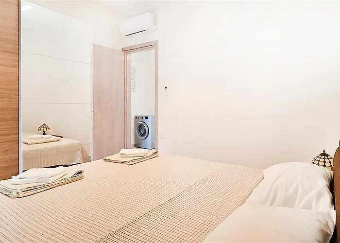 Nikola Luxury 2 Bedrooms 5 Guests 尼基季