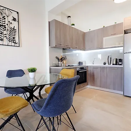 Nikola Luxury 2 Bedrooms 5 Guests نيكيتي
